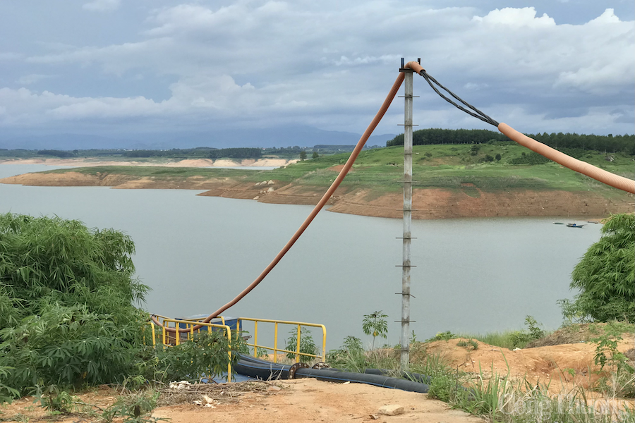 Kon Tum: Nhà máy nước trăm tỷ xây xong để đó, hàng chục nghìn người dân “khát” nước sạch Kon Tum: Nhà máy nước trăm tỷ xây xong để đó, hàng chục nghìn người dân “khát” nước sạch