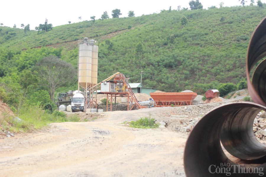 Dự án hồ chứa nước hàng trăm tỷ chậm tiến độ ở Kon Tum Cận cảnh dự án hồ chứa nước hàng trăm tỷ chậm tiến độ ở Kon Tum