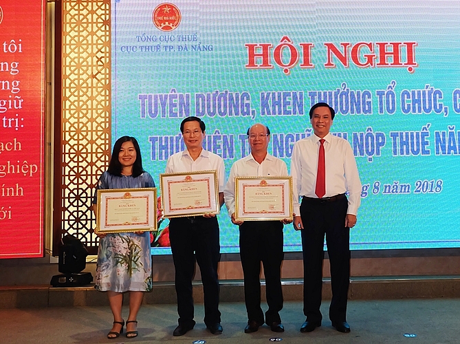Đà Nẵng tôn vinh 166 cá nhân và tổ chức thực hiện tốt nghĩa vụ thuế da nang ton vinh 166 ca nhan va to chuc thuc hien tot nghia vu thue