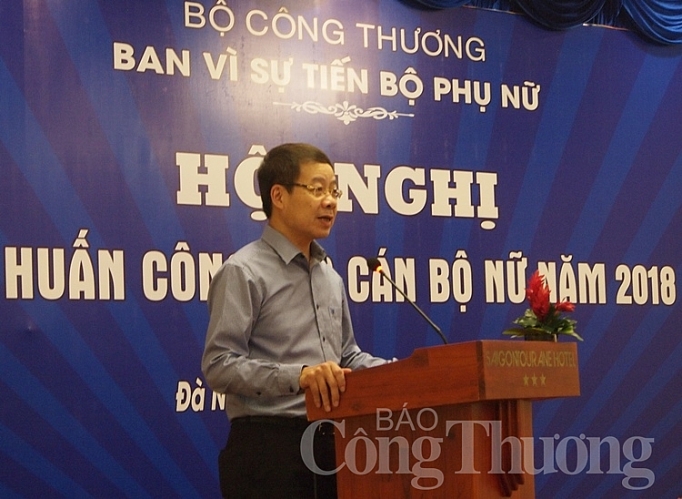 nhung chinh sach moi trong che do tien luong va bao hiem xa hoi doi voi can bo nu