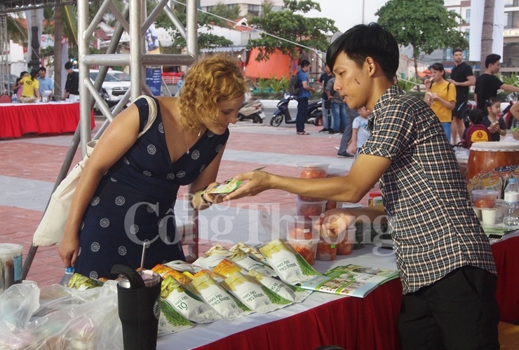 Đà Nẵng : Nhân rộng mô hình cá ăn rác thải nhựa da nang nhan rong mo hinh ca an rac thai nhua
