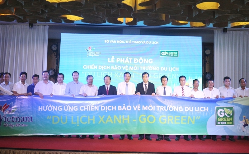 hut du khach quoc te den viet nam bang cach nao