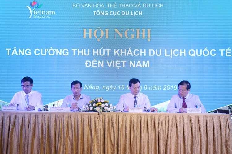 hut du khach quoc te den viet nam bang cach nao