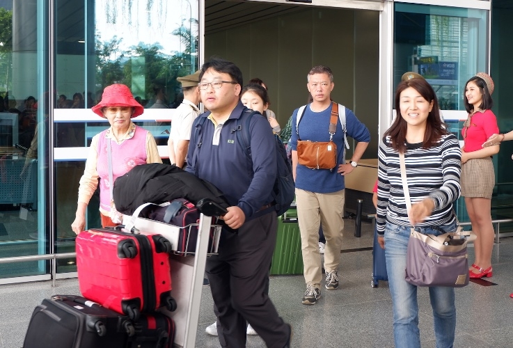 da nang thi truong khach san soi dong bat dong san nghi duong tram lang