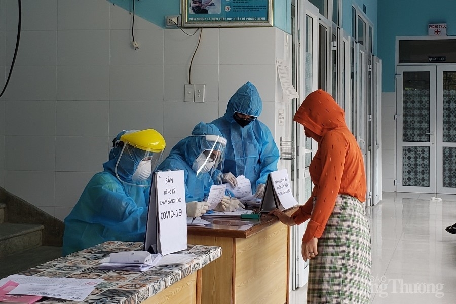 da nang hang nghin nguoi dan xet nghiem covid 19 chu tich thanh pho thi sat diem nong