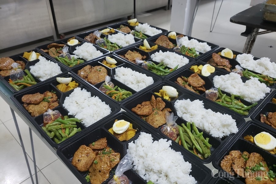 Dịch Covid – 19 và “bếp cơm” cộng đồng Dịch Covid – 19 và “bếp cơm” cộng đồng