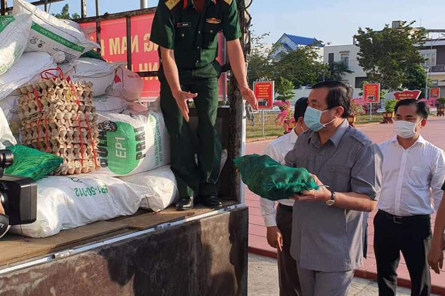 Quảng Nam gửi hơn 30 tấn thực phẩm thiết yếu chung sức cùng Đà Nẵng chống dịch