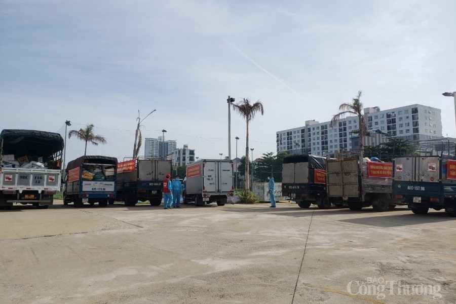 Quảng Nam gửi hơn 30 tấn thực phẩm thiết yếu chung sức cùng Đà Nẵng chống dịch