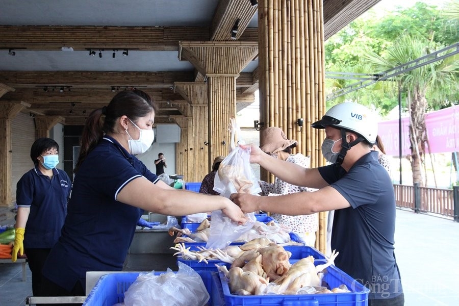 Đà Nẵng: Tổ chức các điểm bán hàng thực phẩm thiếu yếu lưu động phục vụ người dân