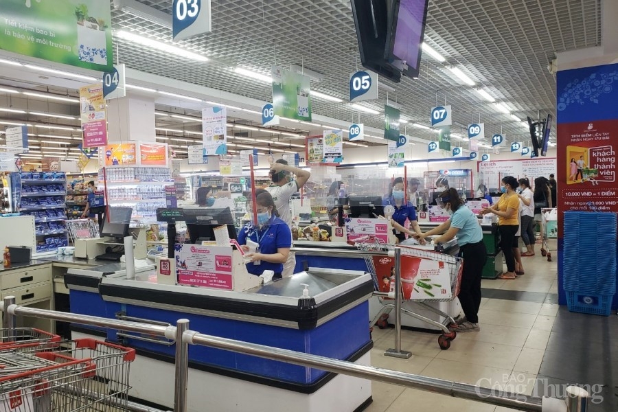 Đà Nẵng: Siêu thị, chợ kiểm soát chặt lượt ra vào bằng thẻ QR Code mua hàng thiết yếu