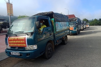 Quảng Nam: Tạo điều kiện thuận lợi cho xe vận tải hàng hoá đi qua các chốt kiểm soát