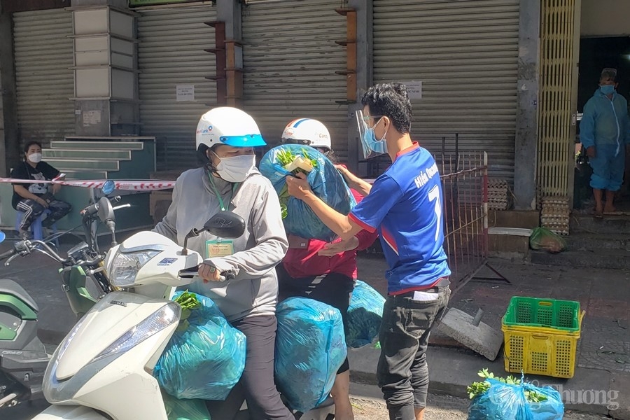 Đà Nẵng: Sáng tạo mô hình cung ứng hàng hóa tại chợ truyền thống đảm bảo phòng chống dịch Covid – 19 Đà Nẵng: Sáng tạo mô hình cung ứng hàng hóa tại chợ truyền thống đảm bảo phòng chống dịch Covid – 19