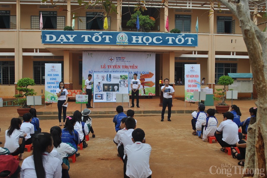 Nâng cao ý thức sử dụng điện an toàn, tiết kiệm, hiệu quả ở vùng dân tộc thiểu số