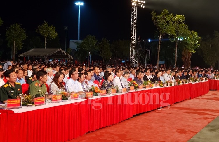 Thủ tướng Nguyễn Xuân Phúc dự lễ kỷ niệm 20 năm di sản văn hóa thế giới Hội An, Mỹ Sơn thu tuong nguyen xuan phuc du le ky niem 20 nam di san van hoa the gioi hoi an my son