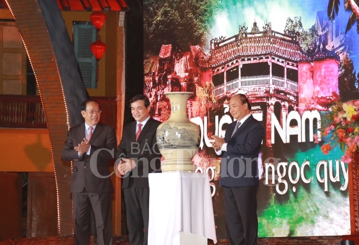 Thủ tướng Nguyễn Xuân Phúc dự lễ kỷ niệm 20 năm di sản văn hóa thế giới Hội An, Mỹ Sơn thu tuong nguyen xuan phuc du le ky niem 20 nam di san van hoa the gioi hoi an my son