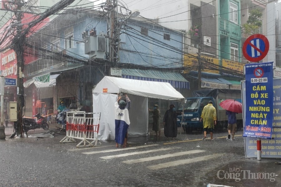 Miền Trung: Gồng mình ứng phó bão số 5, an toàn của người dân là quan trọng hàng đầu
