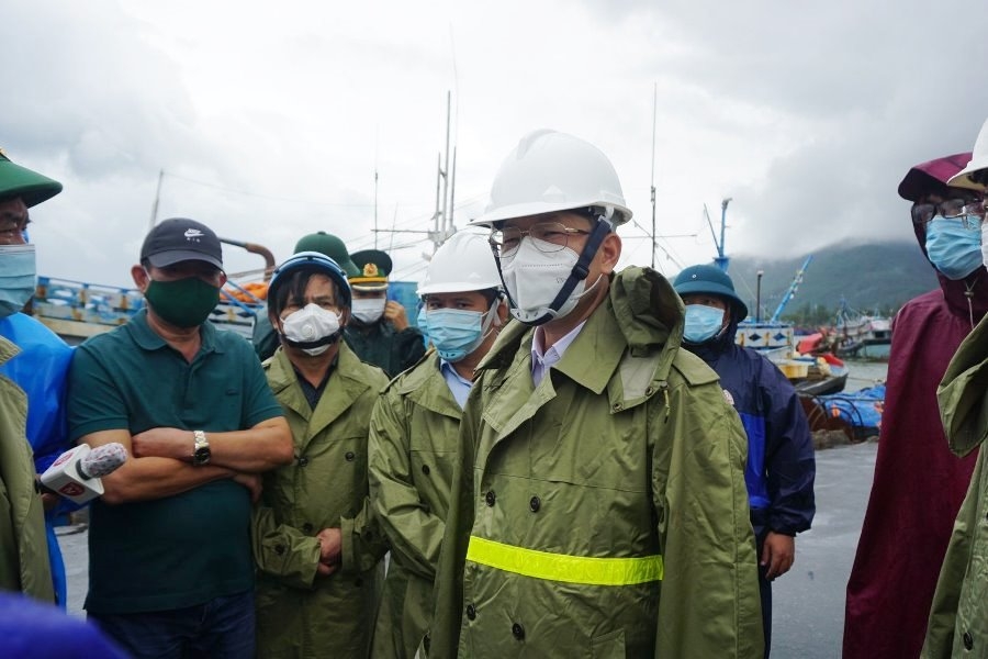 Miền Trung: Gồng mình ứng phó bão số 5, an toàn của người dân là quan trọng hàng đầu