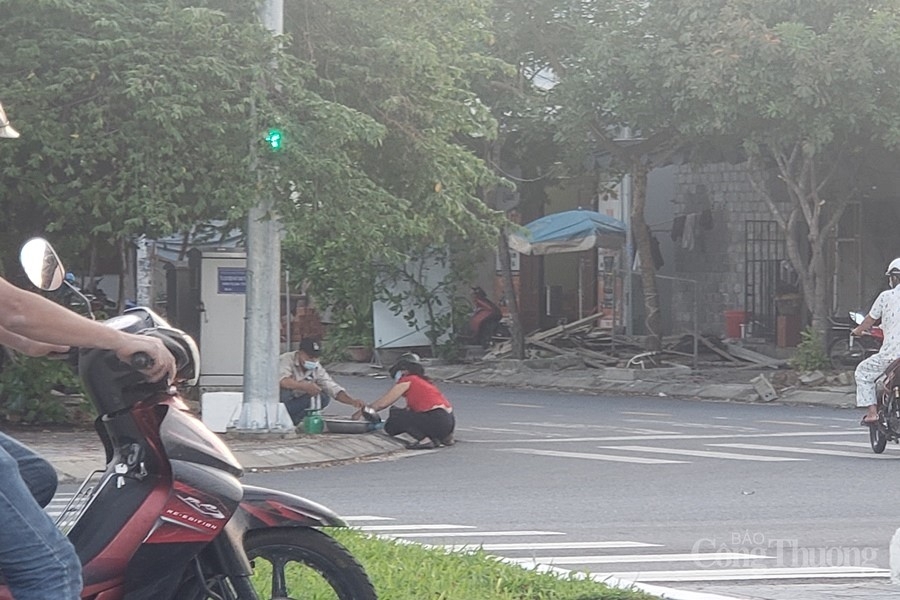 Đà Nẵng: Dè dặt mở chợ nhưng thả lỏng bán hàng tự phát, hàng rong