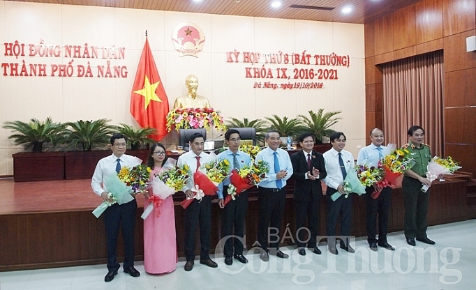 Hội đồng nhân dân TP. Đà Nẵng khóa IX bầu và miễn nhiệm nhiều chức danh hoi dong nhan dan tp da nang khoa ix bau va mien nhiem nhieu chuc danh