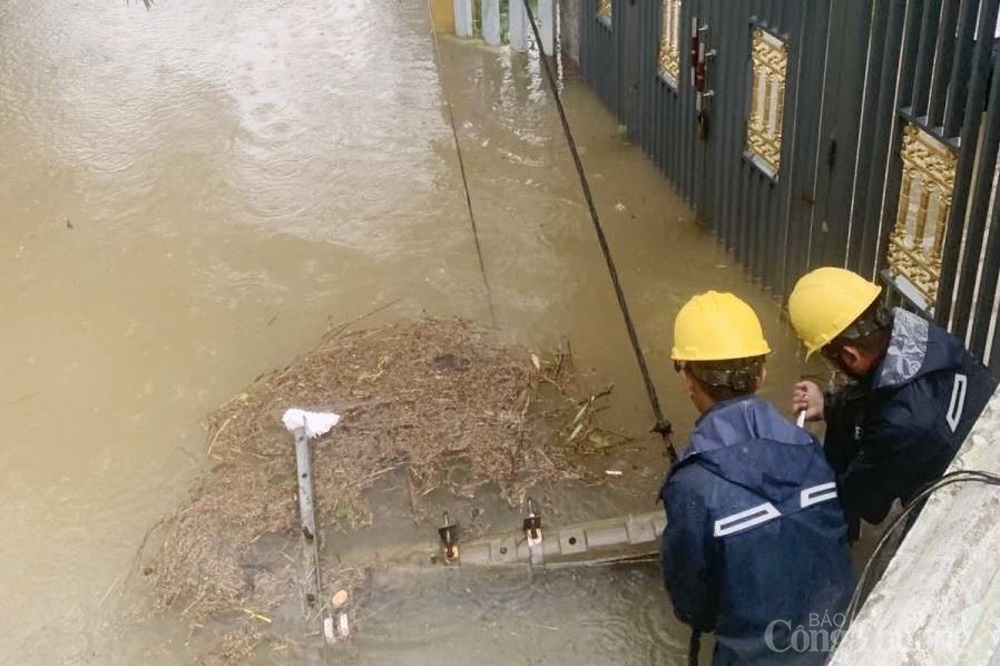 Đà Nẵng: Triển khai các biện pháp cấp bách ứng phó với “bão chồng lũ” Đà Nẵng: Triển khai các biện pháp cấp bách ứng phó với “bão chồng lũ”