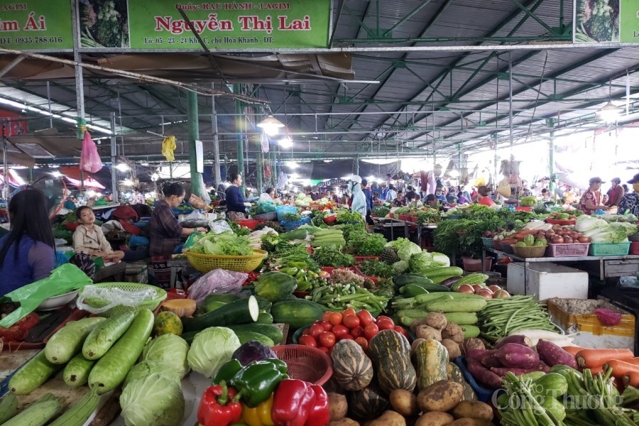 Đà Nẵng: Hàng trăm hecta rau màu ngập úng, giá rau xanh tăng “phi mã” Đà Nẵng: Hàng trăm hecta rau màu ngập úng, giá rau xanh tăng “phi mã”