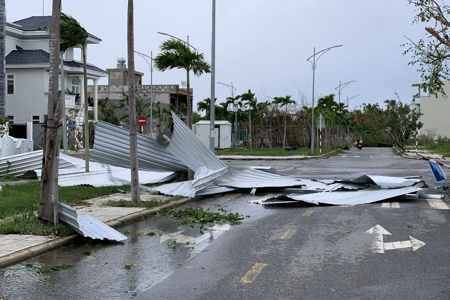 Bộ Công Thương chủ động kiểm tra an toàn hồ thủy điện, giám sát chặt thị trường hàng hóa, nỗ lực cấp điện lại sớm nhất cho người dân Bộ Công Thương chủ động kiểm tra an toàn hồ thủy điện, giám sát chặt thị trường hàng hóa, nỗ lực cấp điện lại sớm nhất cho người dân