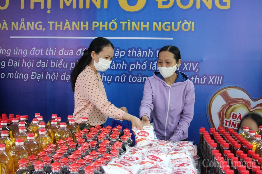Đà Nẵng: 1.500 suất quà hỗ trợ phụ nữ khó khăn do dịch Covid – 19