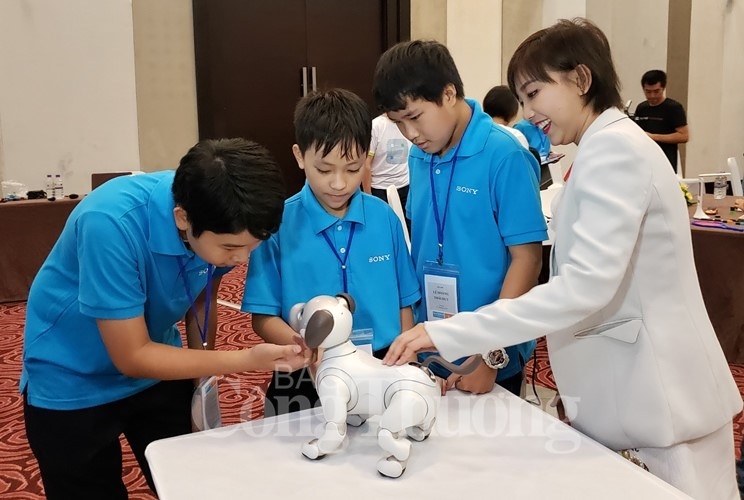 hoc sinh da nang lan dau trai nghiem cong nghe cam bien mesh tu sony