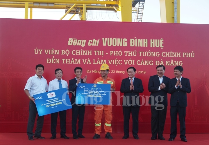 pho thu tuong chinh phu vuong dinh hue tham va lam viec voi cang da nang