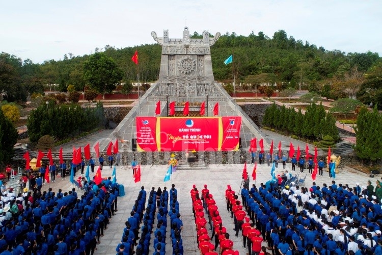 Hành trình “Tôi yêu Tổ quốc tôi” tại Đà Nẵng: Tổ quốc nhìn từ biển hanh trinh toi yeu to quoc toi tai da nang to quoc nhin tu bien