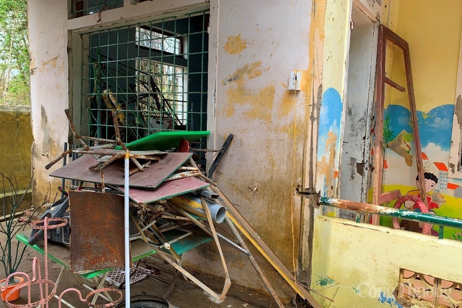 Báo Công Thương cùng Công ty Funi Bamboo tặng quà cho bà con vùng lũ Sơn Thủy (Quảng Bình)