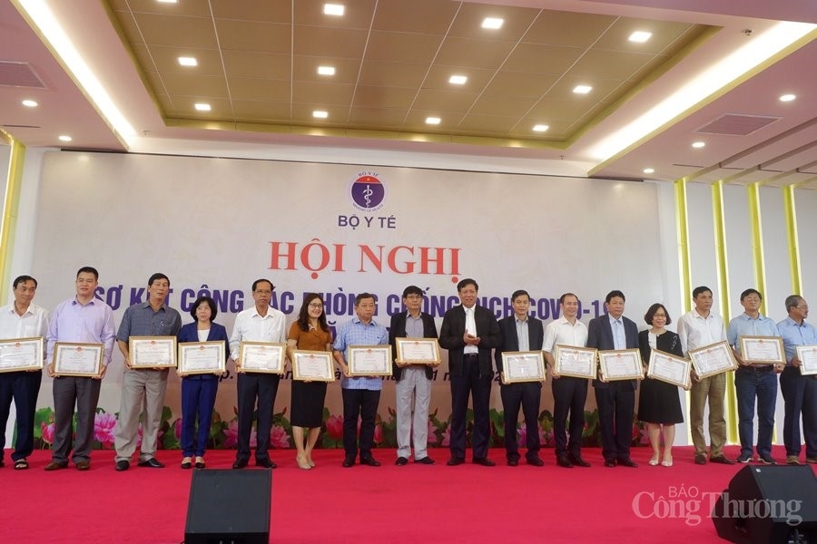 Vận dụng bài học phòng chống dịch quyết liệt và đồng bộ ứng phó với dịch Covid – 19 trong tình hình mới
