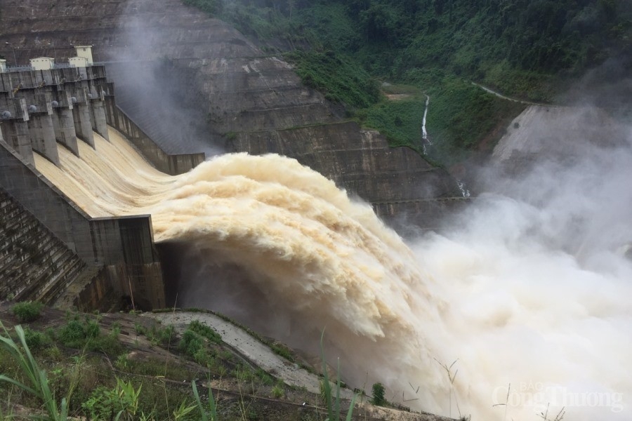Bộ Công Thương chủ động, tích cực phối hợp trong công tác phòng chống thiên tai, tìm kiếm cứu nạn