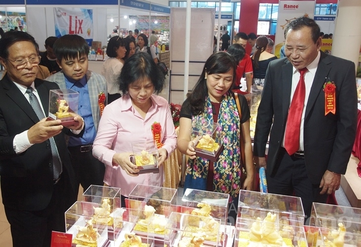 450 gian hang tham gia hoi cho hang viet da nang 2018