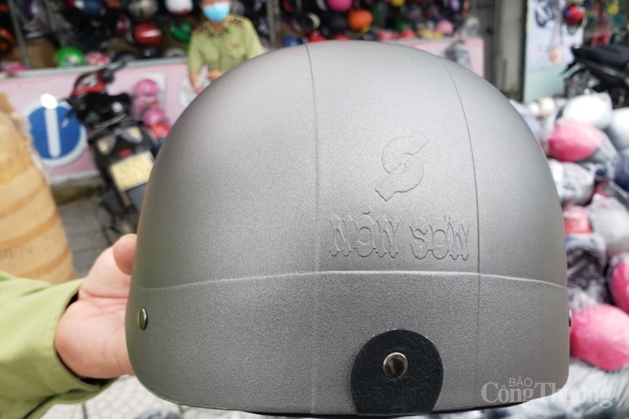 Đà Nẵng: Phát hiện hàng trăm mũ bảo hiểm có dấu hiệu giả mạo nhãn hiệu