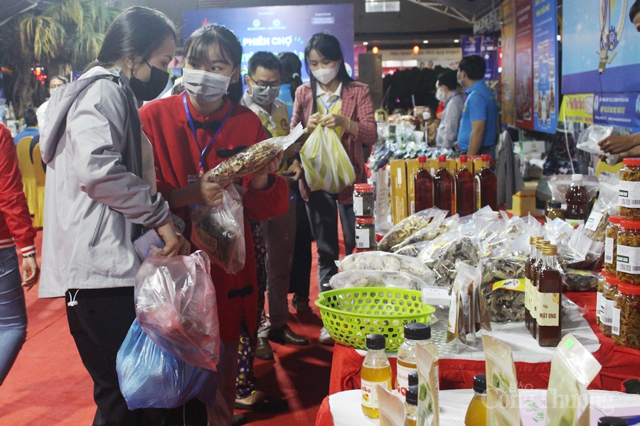 90 đơn vị tham gia phiên chợ kết nối tiêu thụ hàng Việt – Đà Nẵng 2021 90 đơn vị tham gia phiên chợ kết nối tiêu thụ hàng Việt – Đà Nẵng 2021