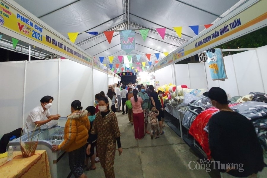 Đà Nẵng: Phiên chợ hàng Việt đáp ứng nhu cầu mua sắm hàng hóa chất lượng, rõ nguồn gốc xuất xứ Đà Nẵng: Phiên chợ hàng Việt đáp ứng nhu cầu mua sắm hàng hóa chất lượng, rõ nguồn gốc xuất xứ