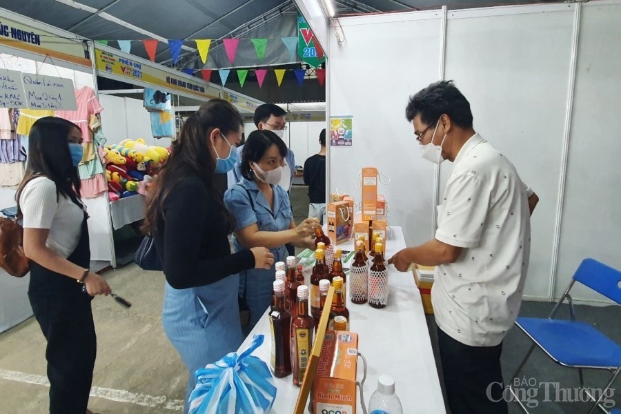 Đà Nẵng: Phiên chợ hàng Việt đáp ứng nhu cầu mua sắm hàng hóa chất lượng, rõ nguồn gốc xuất xứ Đà Nẵng: Phiên chợ hàng Việt đáp ứng nhu cầu mua sắm hàng hóa chất lượng, rõ nguồn gốc xuất xứ