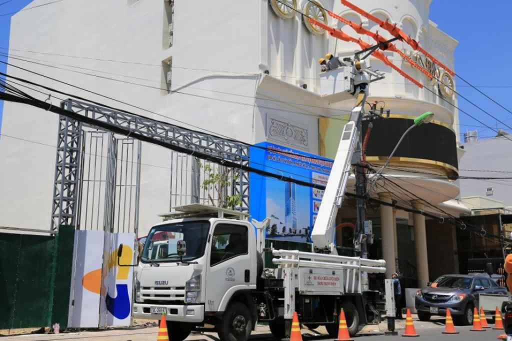 EVNCPC: Tập trung đảm bảo cung cấp điện phục vụ Tết Nguyên đán Kỷ Hợi evncpc tap trung dam bao cung cap dien phuc vu tet nguyen dan ky hoi