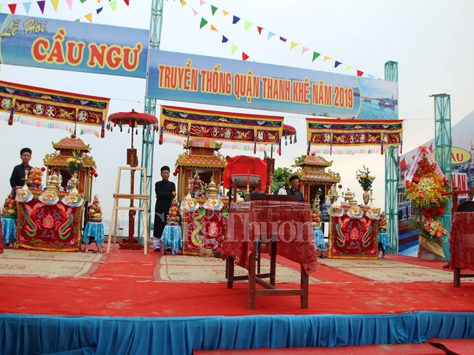 da nang trang trong le hoi cau ngu dau nam cua nguoi dan mien bien