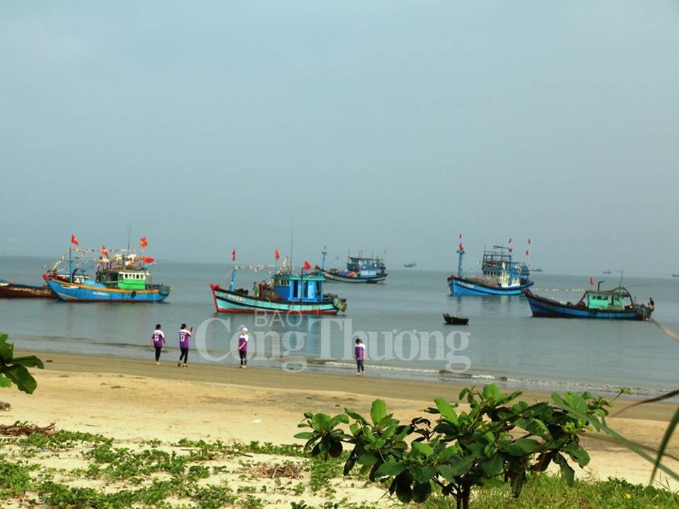 da nang trang trong le hoi cau ngu dau nam cua nguoi dan mien bien