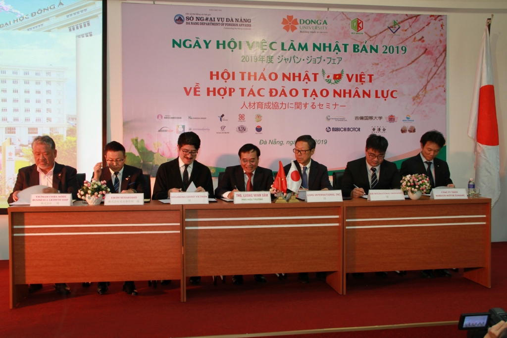 Trao học bổng trị giá 12 tỷ đồng cho sinh viên và tạo cơ hội việc làm tại Nhật Bản trao hoc bong tri gia 12 ty dong cho sinh vien va tao co hoi viec lam tai nhat ban