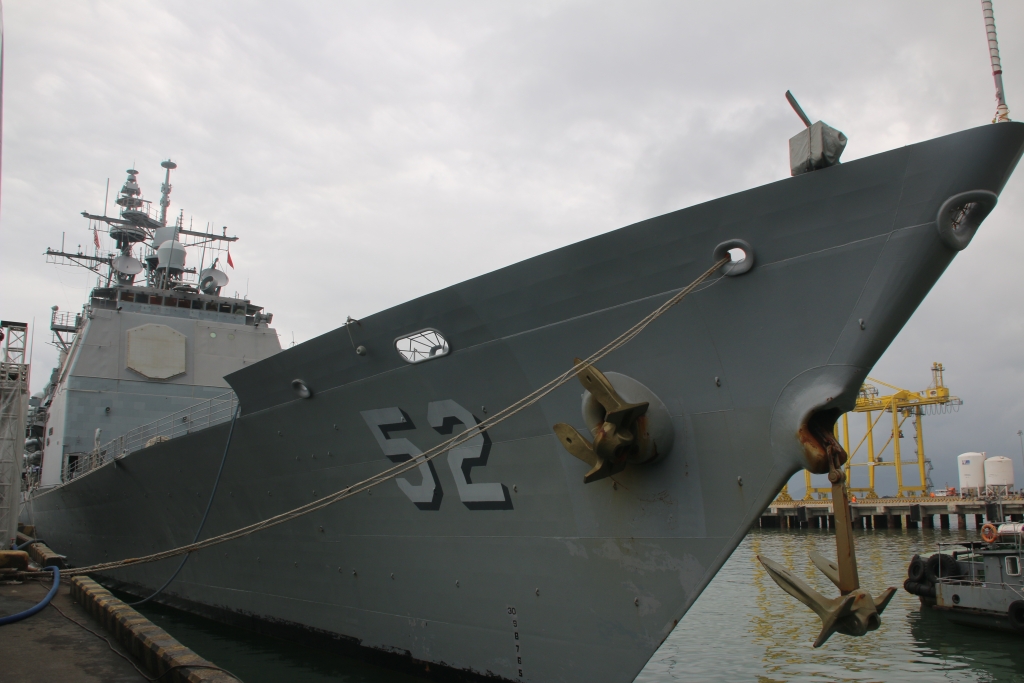 Hải quân Hoa Kỳ thăm và giao lưu tại Đà Nẵng da nang don nhom tau san bay tac chien cua hai quan hoa ky