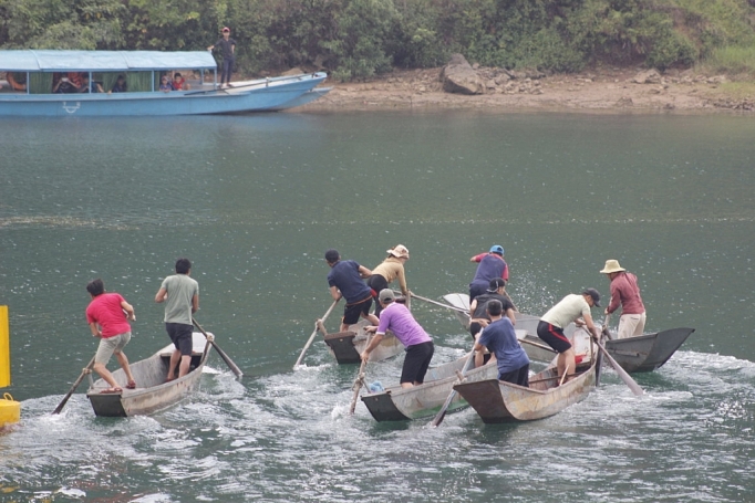Người dân vùng di sản hào hứng với lễ hội "Cá trắm trên sông Son" nguoi dan vung di san hao hung voi le hoi ca tram tren song son