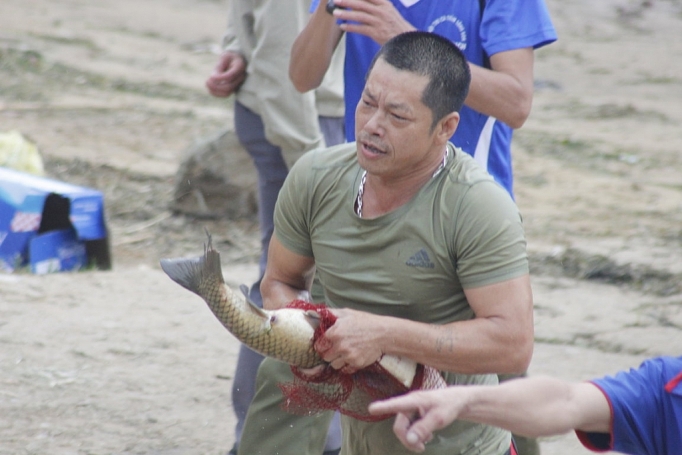 Người dân vùng di sản hào hứng với lễ hội "Cá trắm trên sông Son" nguoi dan vung di san hao hung voi le hoi ca tram tren song son
