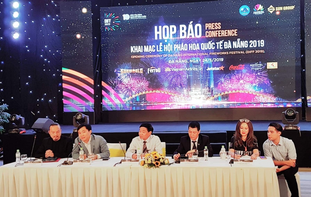 Lễ hội pháo hoa Quốc tế Đà Nẵng DIFF 2019: "Những dòng sông kể chuyện" le hoi phao hoa quoc te da nang diff 2019 nhung dong song ke chuyen gi
