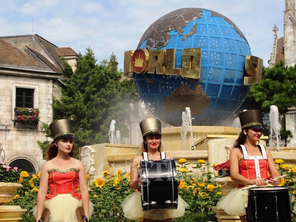 vu hoi anh duong show nghe thuat quy mo tren dinh ba na