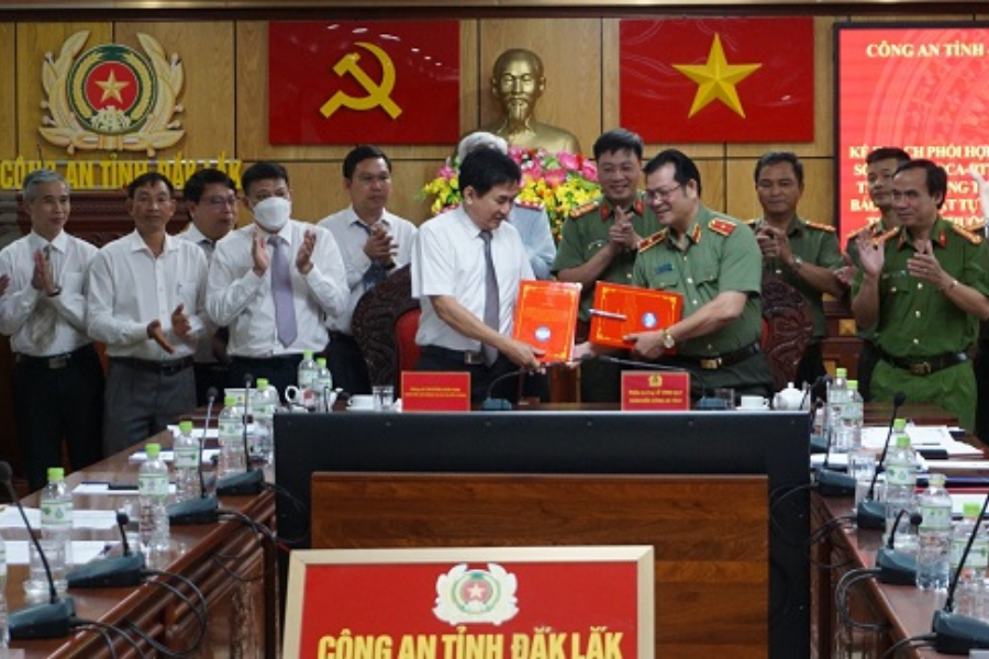 Đắk Lắk quyết liệt đấu tranh phòng, chống tội phạm an ninh mạng Đắk Lắk quyết liệt đấu tranh phòng, chống tội phạm an ninh mạng