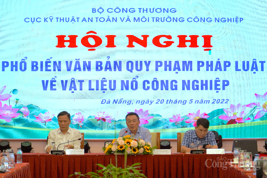 Phổ biến văn bản quy phạm pháp luật về vật liệu nổ công nghiệp Phổ biến văn bản quy phạm pháp luật về vật liệu nổ công nghiệp