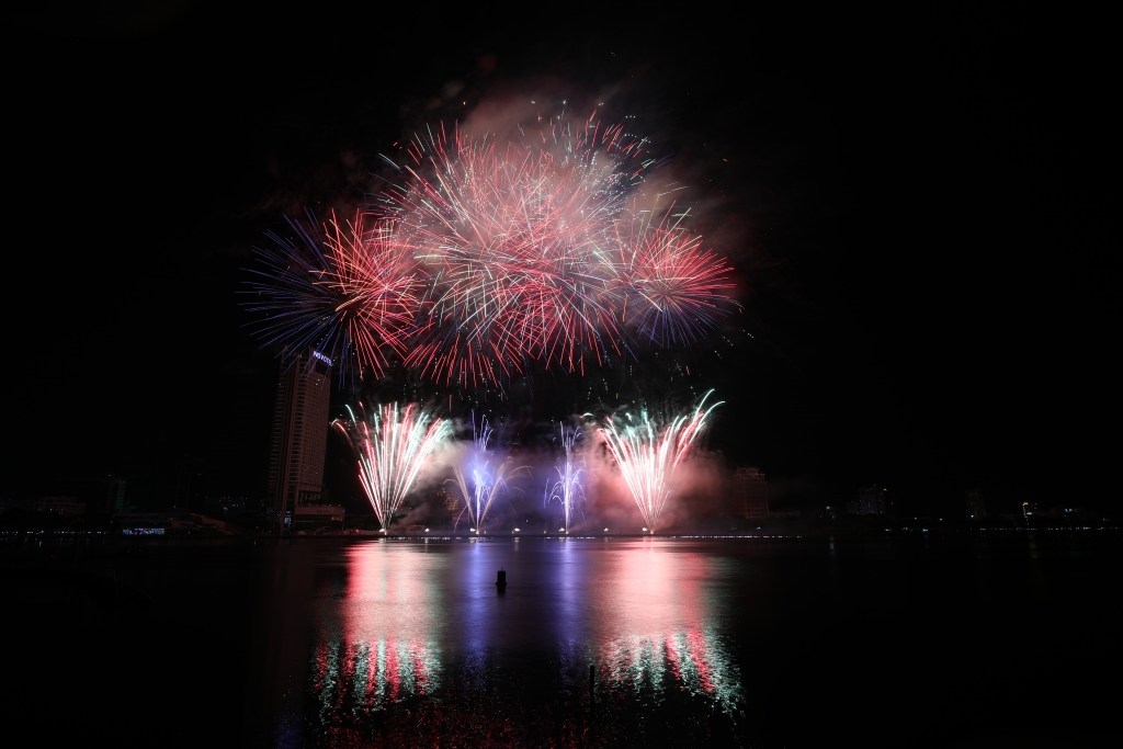 khai ma c le hoi phao hoa quoc te da nang 2019 cau chuyen cua dong song ghi dau dam net trong long khan gia
